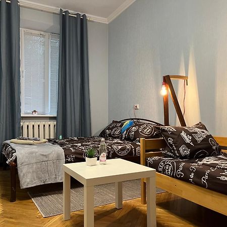 Ararat-Klovskaya Hostel-Apartments Kiev Exterior photo
