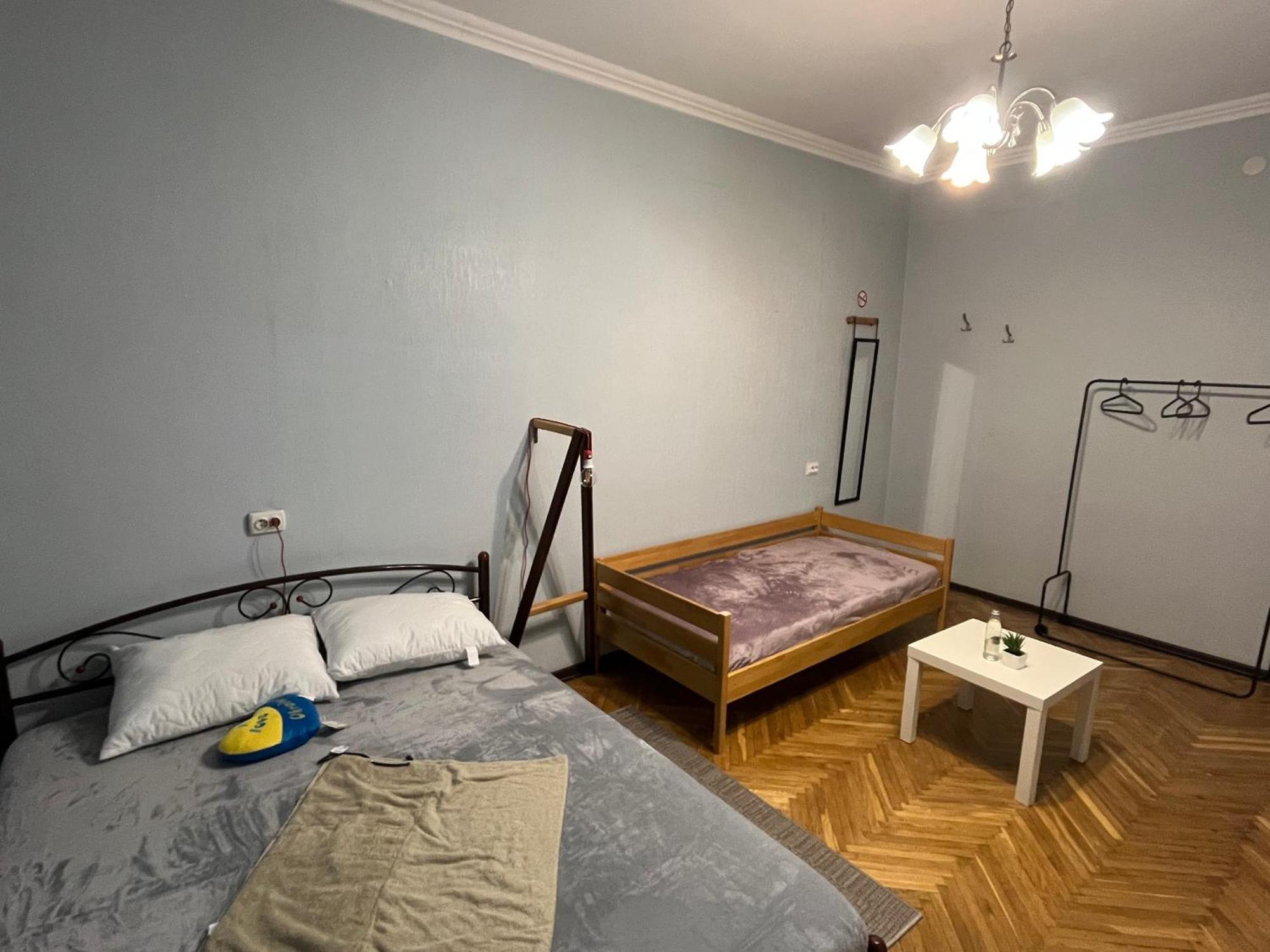 Ararat-Klovskaya Hostel-Apartments Kiev Exterior photo