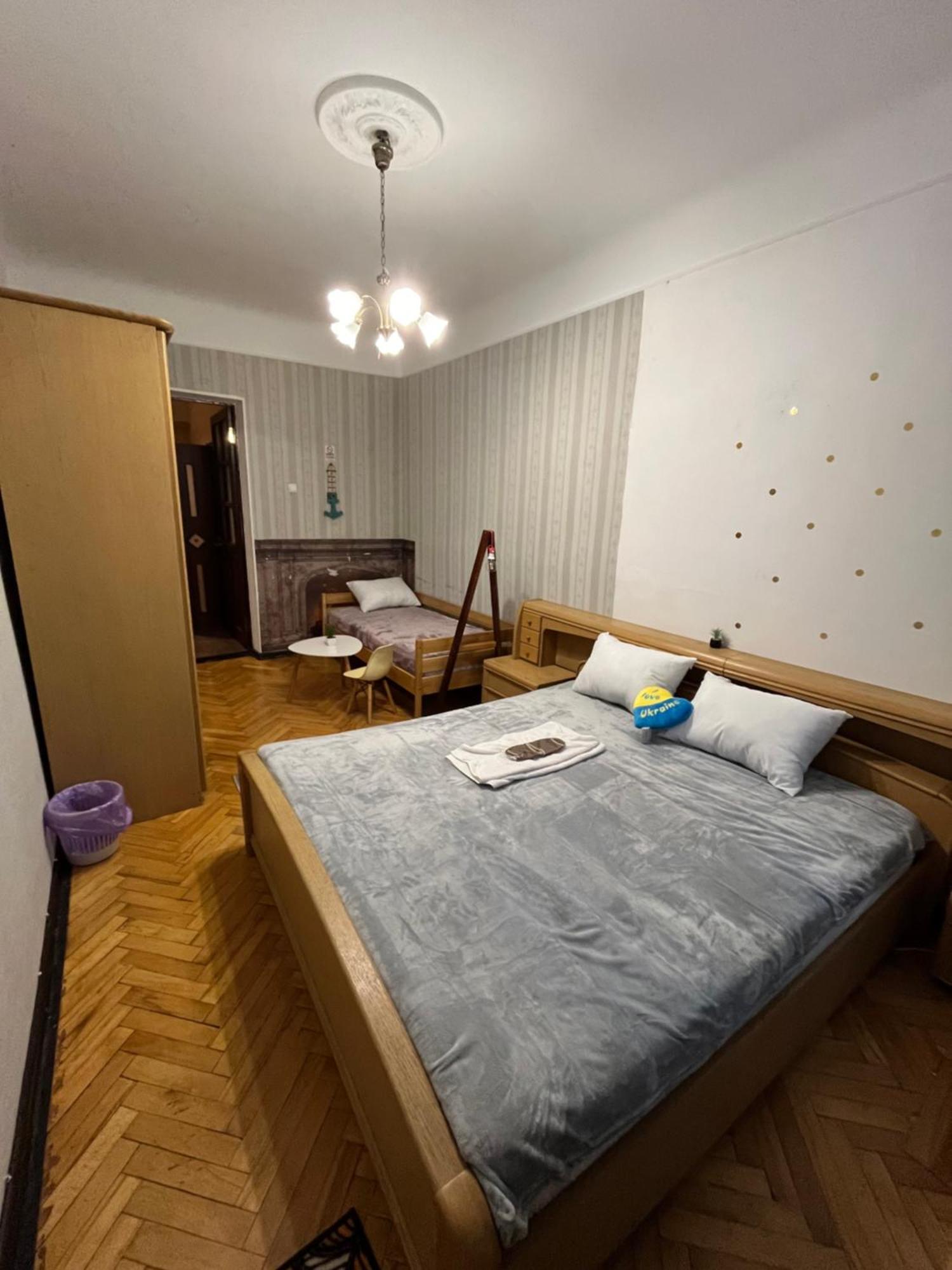 Ararat-Klovskaya Hostel-Apartments Kiev Exterior photo